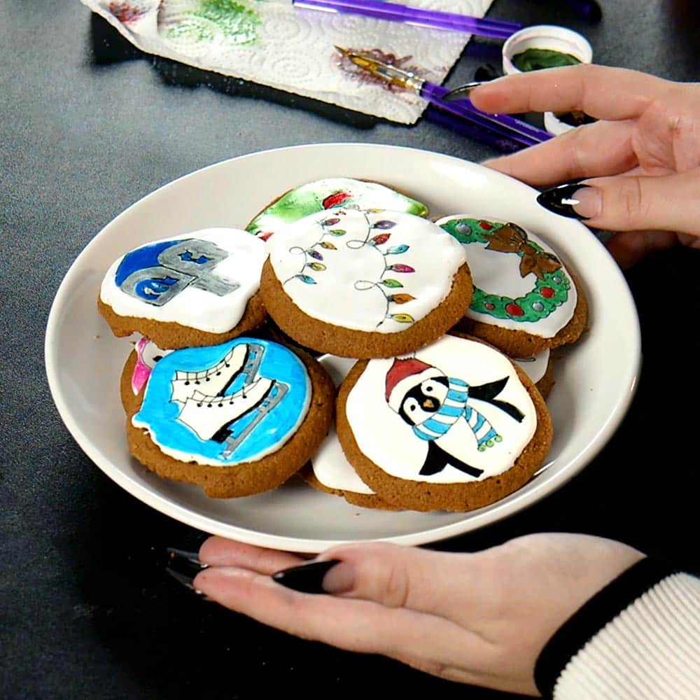 Showcasing drag feature for cookie decorating